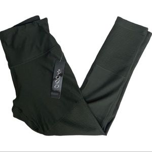 VOGO ATHLETICA NWT OLIVE GREEN LEGGINGS - Medium